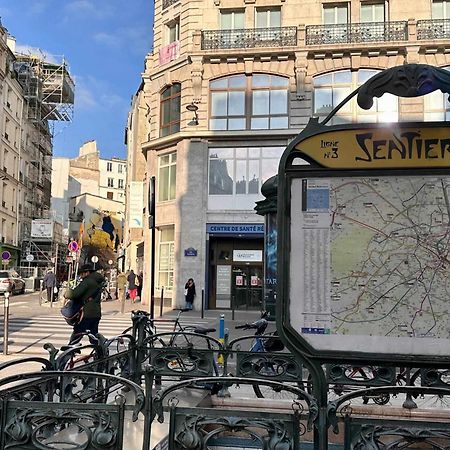 Ideally Located And Atypical Apartment In Paris Eksteriør bilde